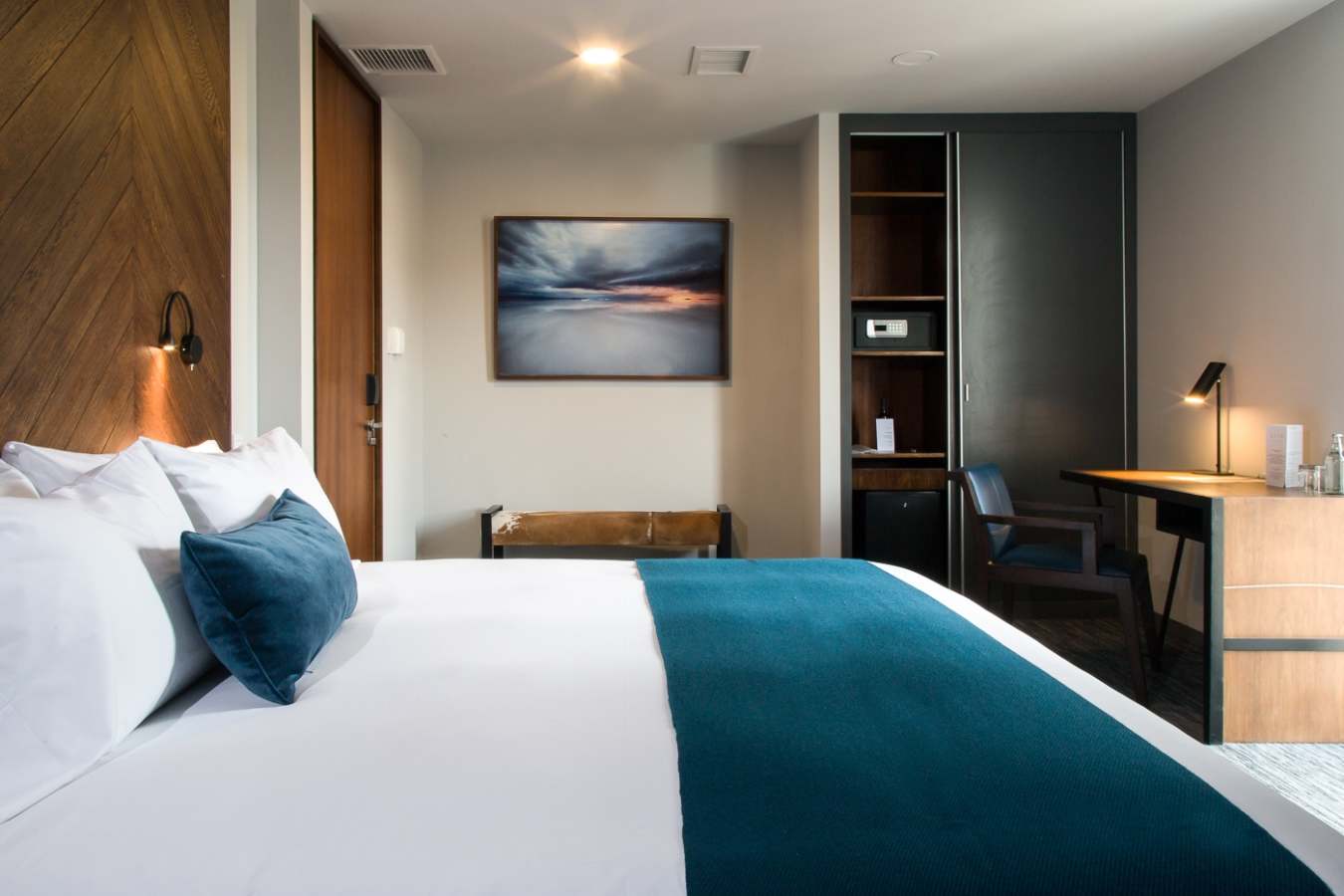 Guestroom - Atix Hotel