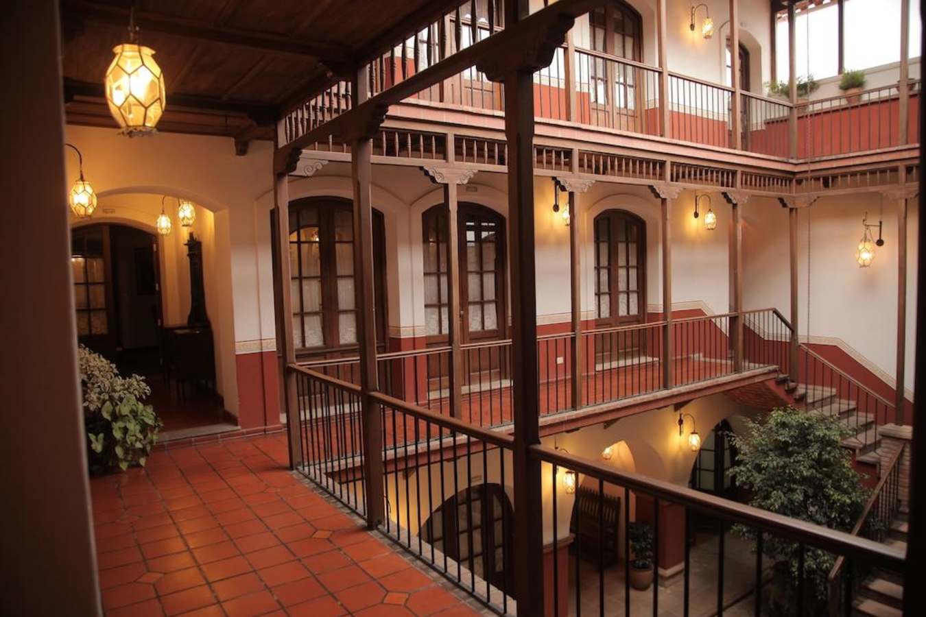 Courtyard - Hotel Parador Santa Maria La Real