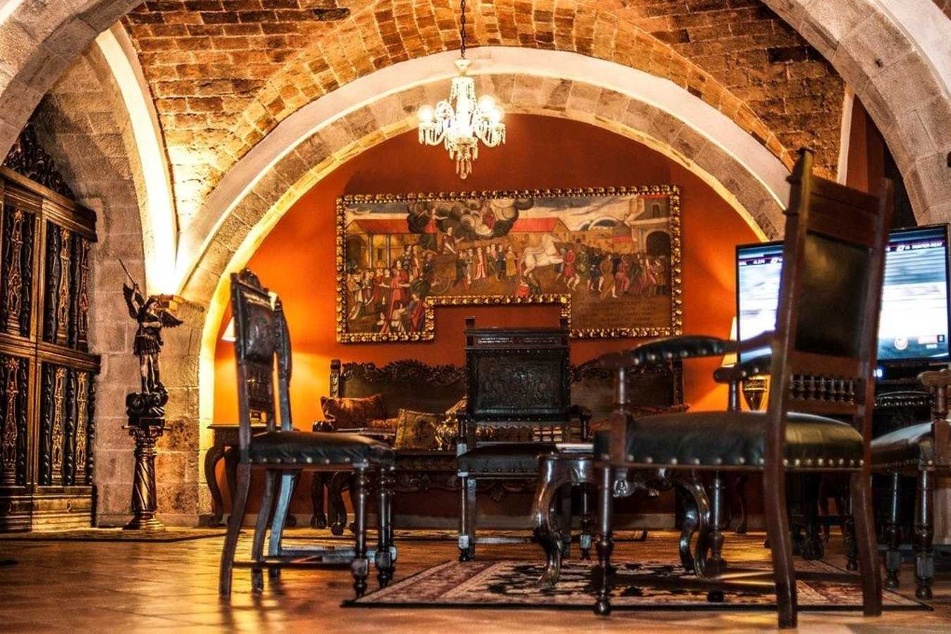 Historical features - Parador Santa Maria La Real