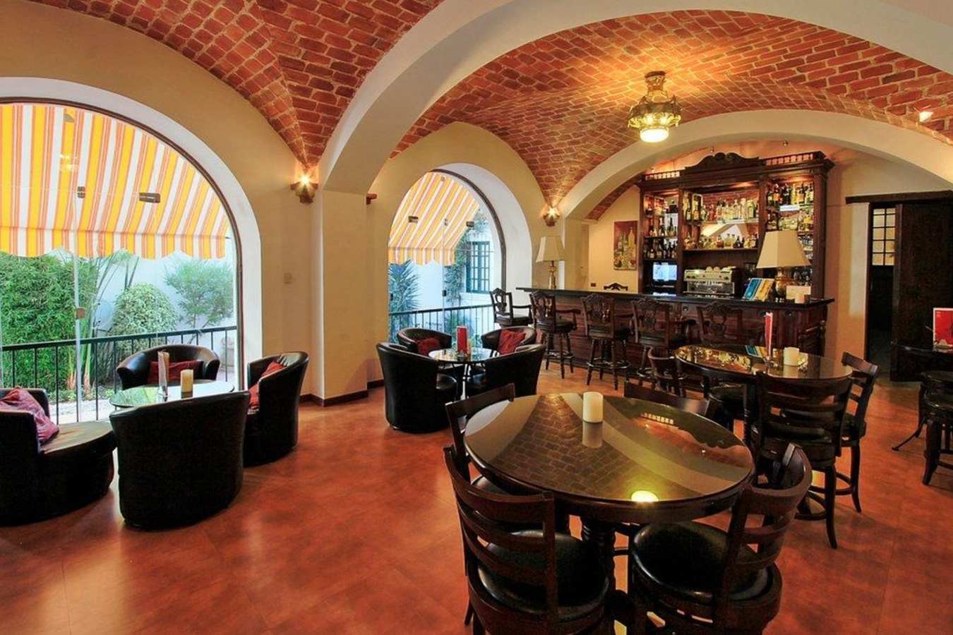 The bar - Hotel Parador Santa Maria La Real