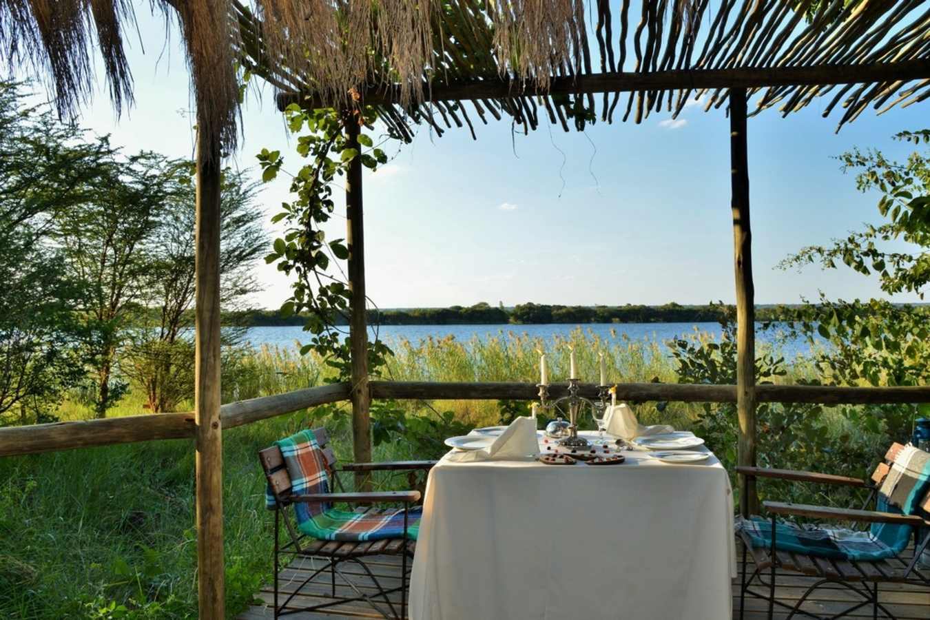 Dining on deck - Chobe Bakwena Lodge