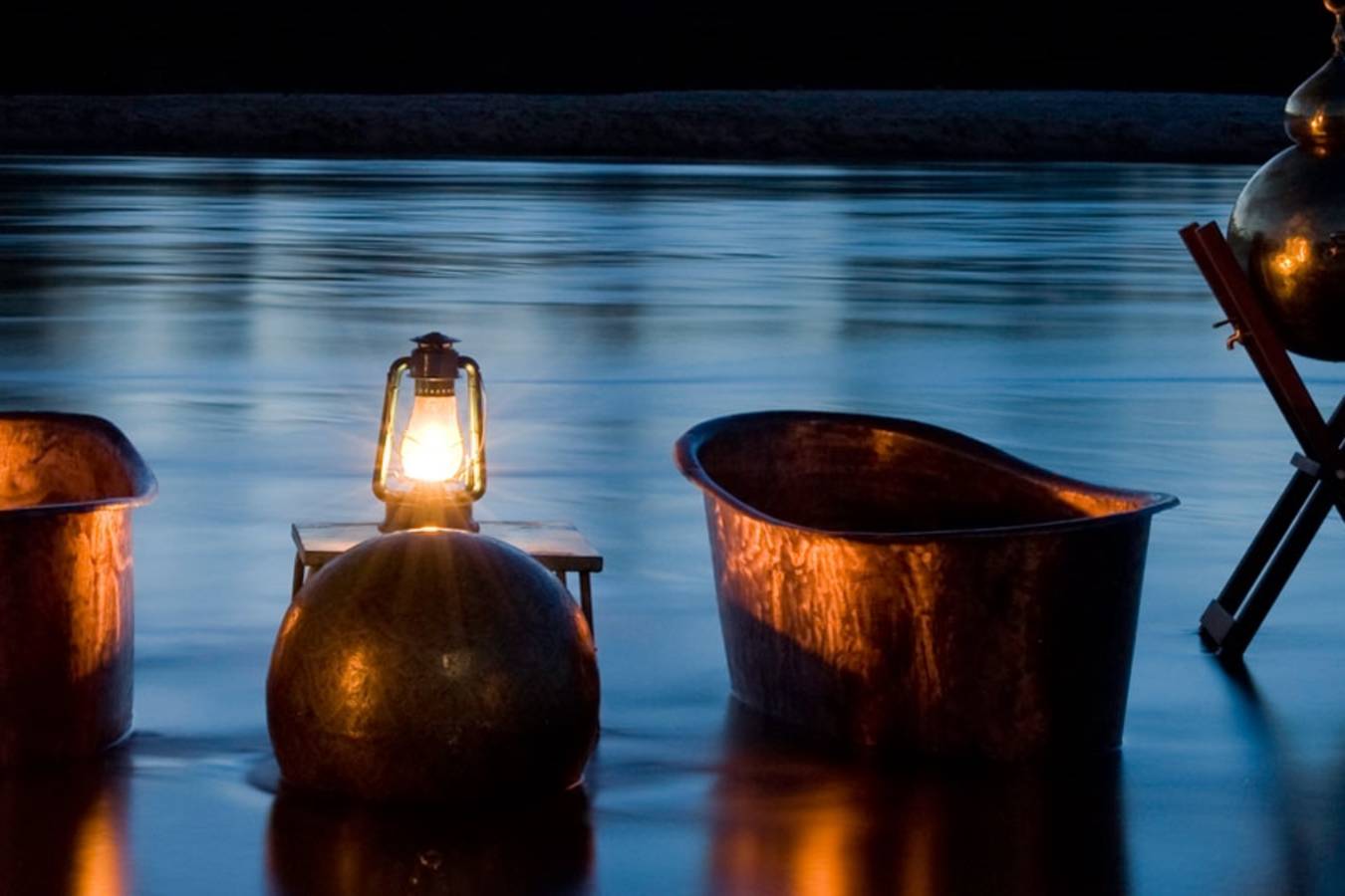 Bath in the bush - Selinda Explorers Camp
