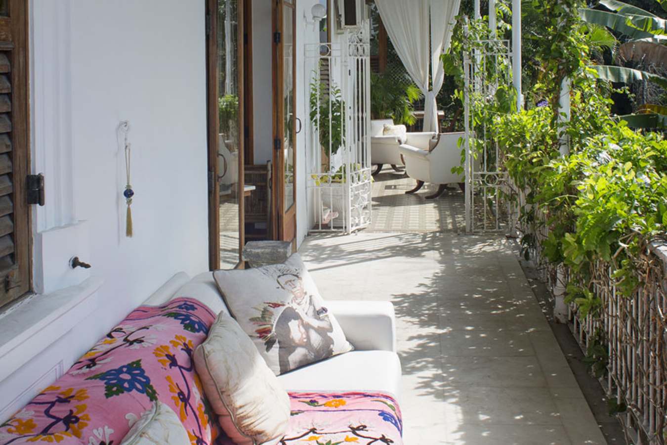 Balcony - Mama Ruisa