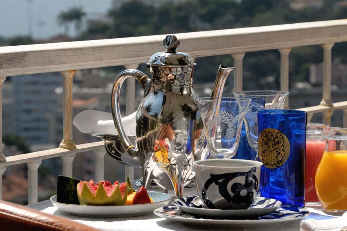 Breakfast on balcony - Mama Ruisa
