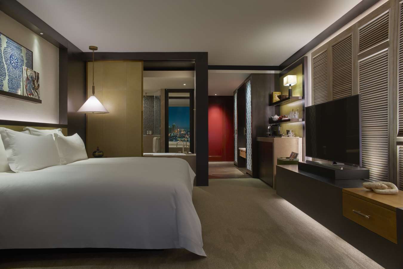Executive Bedroom - Rosewood Phonm Penh
