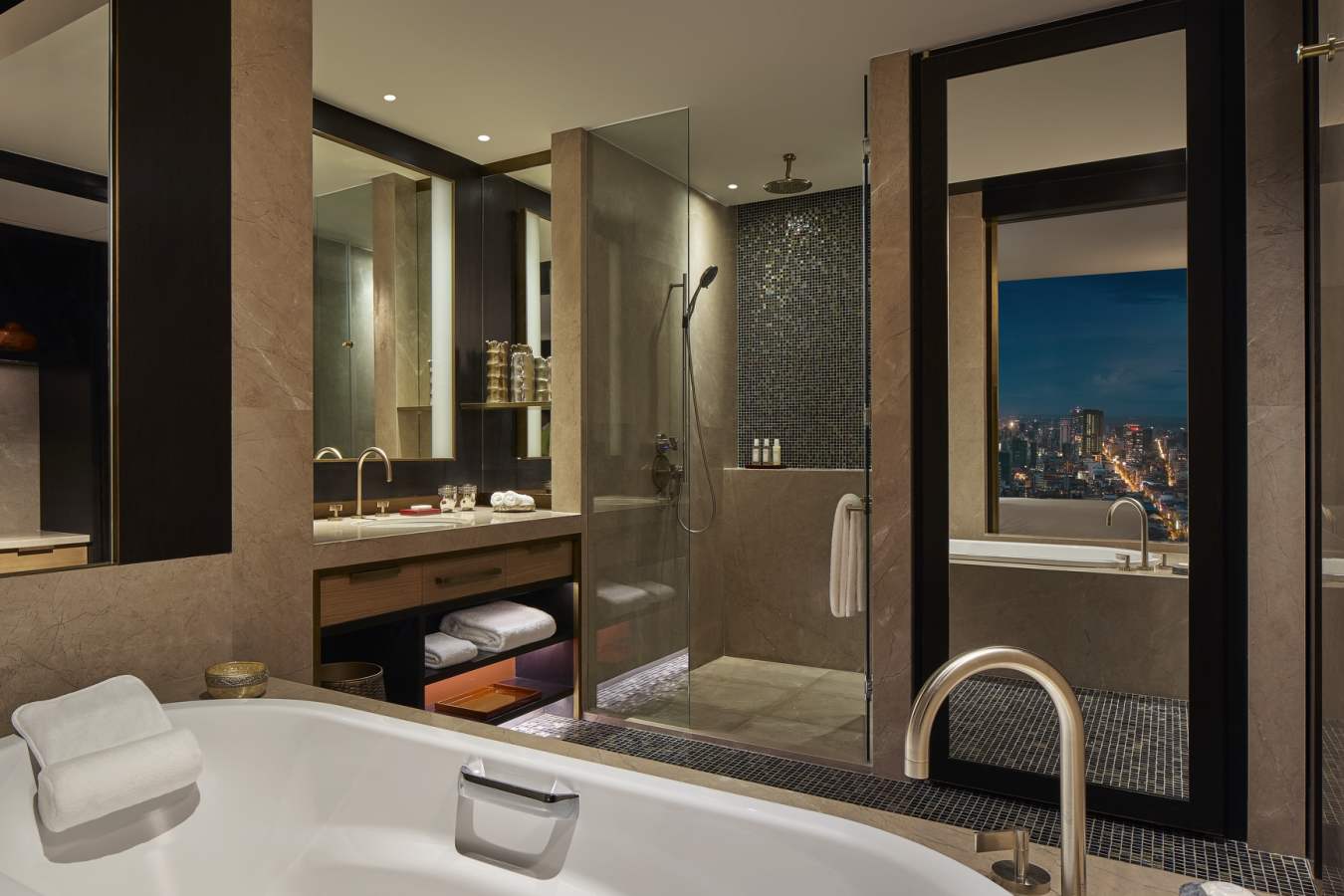 Executive Bathroom - Rosewood Phonm Penh