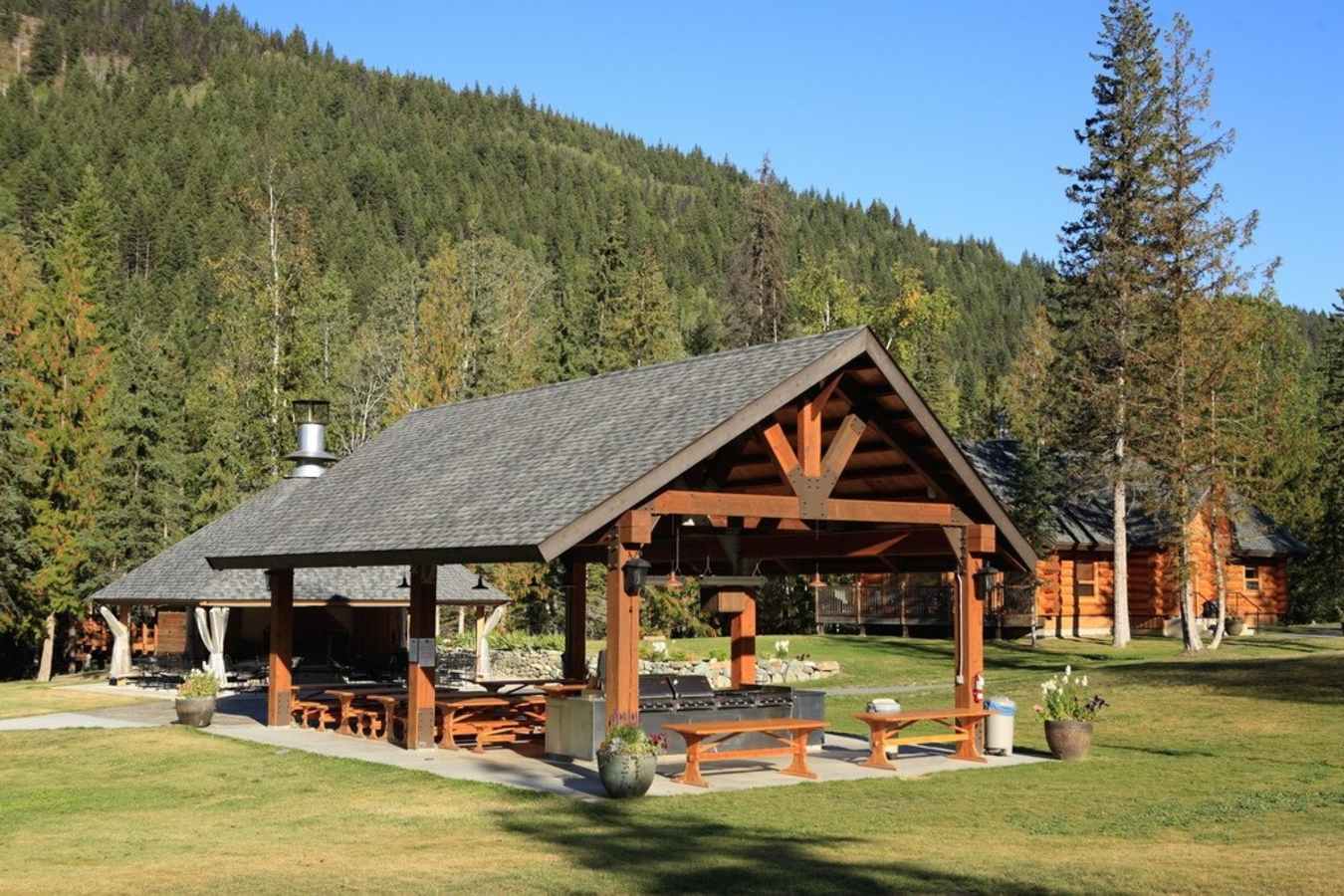 BBQ area - Alpine Meadows Resort