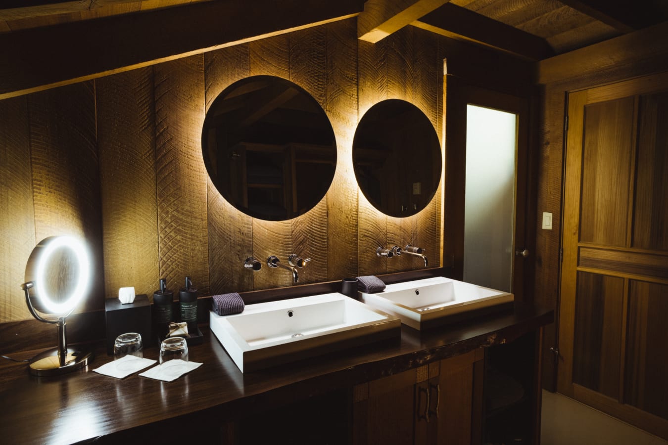 Ensuite Bathroom - Clayoquat Wilderness Lodge
