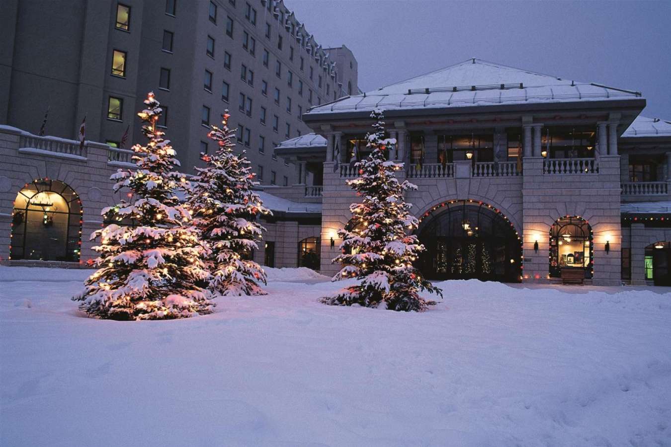 Fairmont Chateau Lake Louise in winter