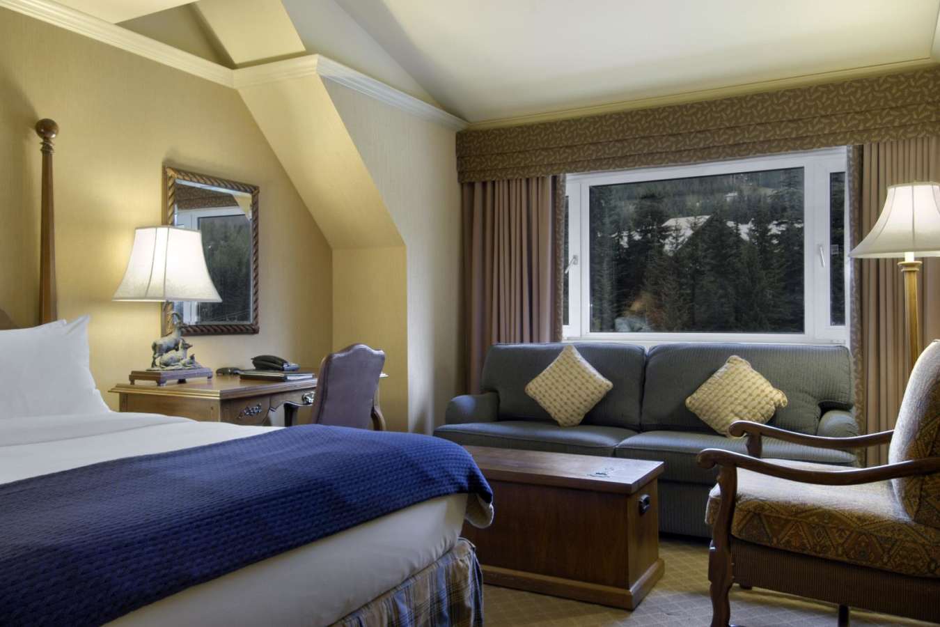 Deluxe Room - Fairmont Chateau Whistler