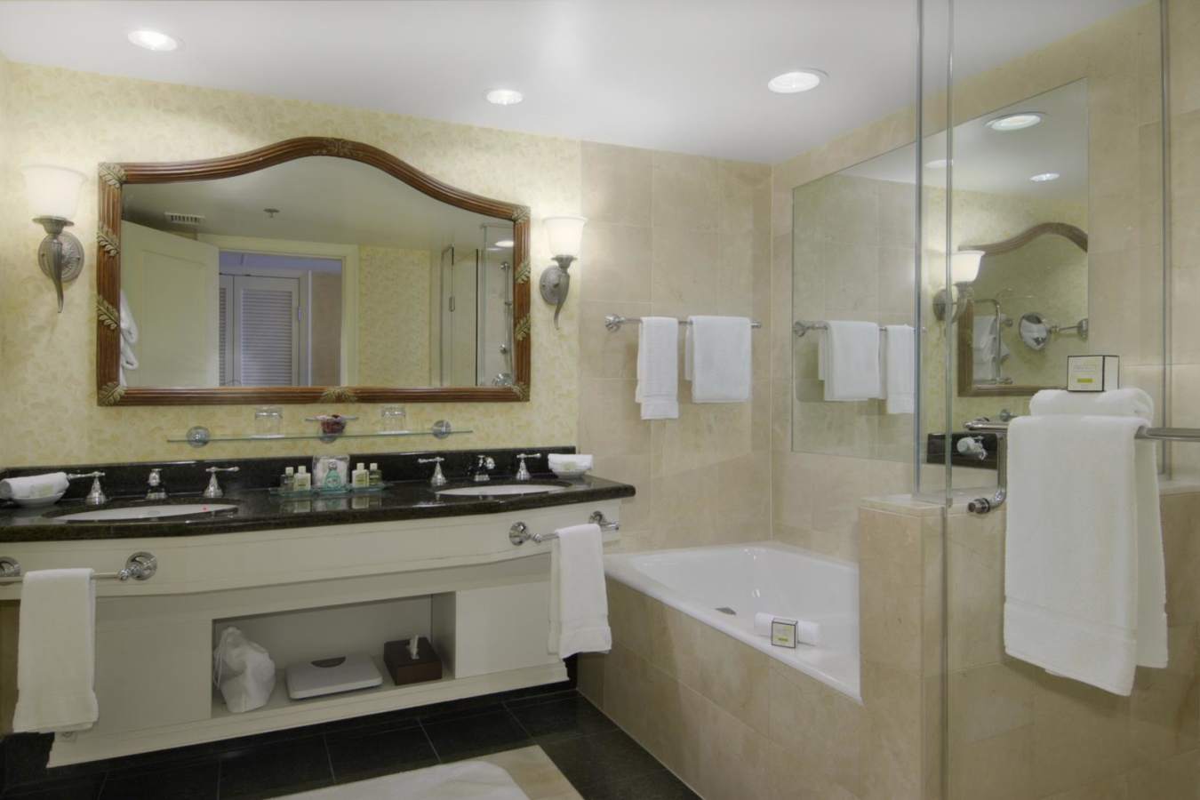 Suite bathroom - Fairmont Chateau Whistler