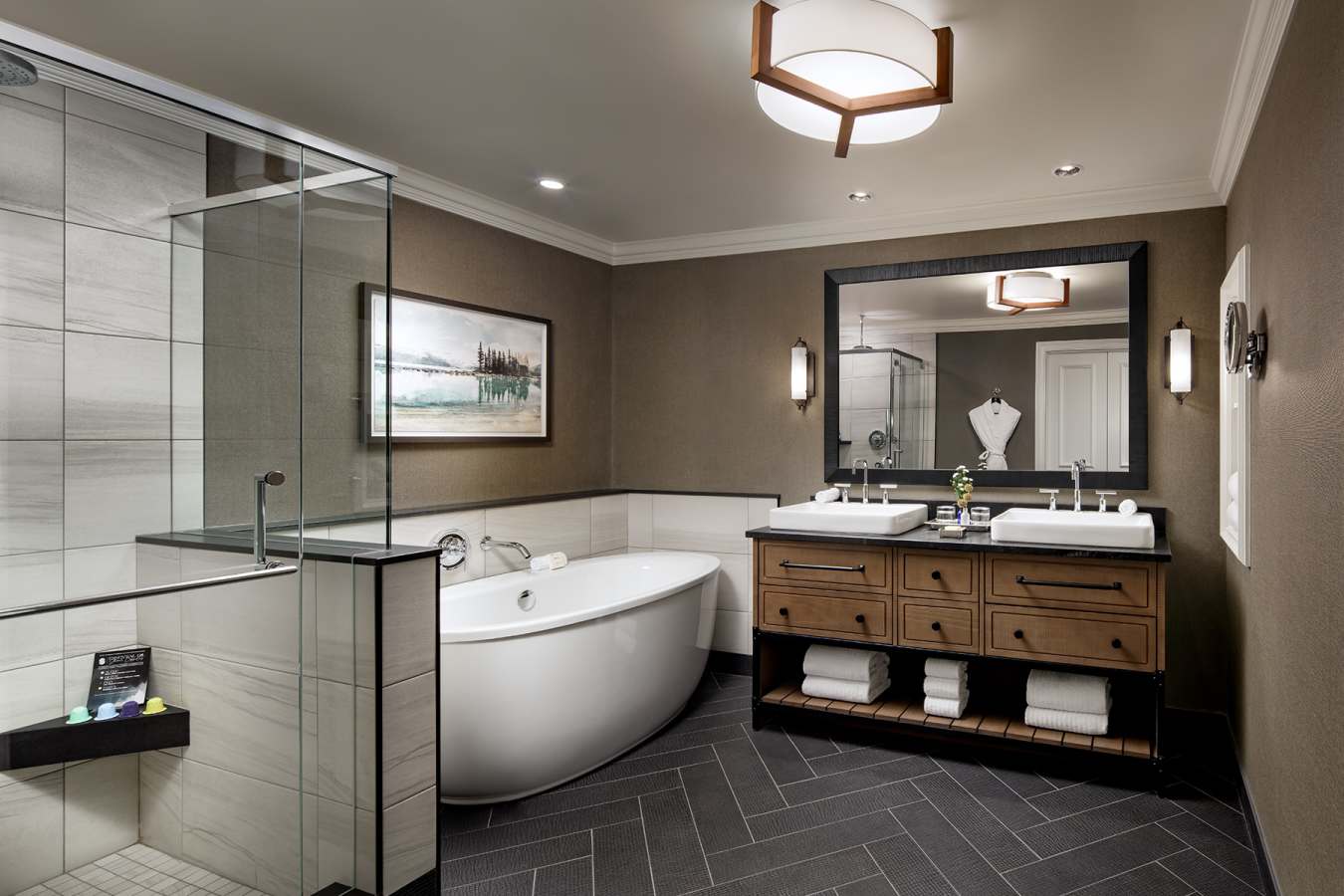 Executive Suite Bathroom 