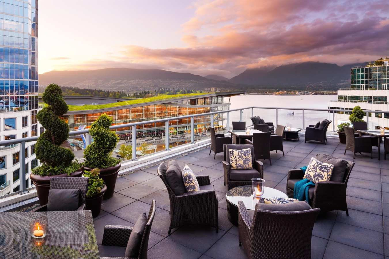 Fairmont Gold Terrace - Fairmont Waterfront Vancouver