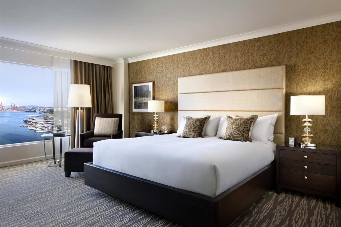 Signature Harbor View Room