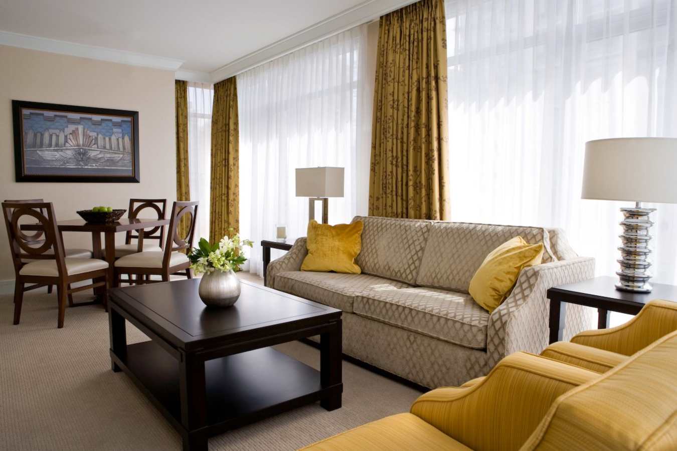 Lounge - L'Hermitage Vancouver