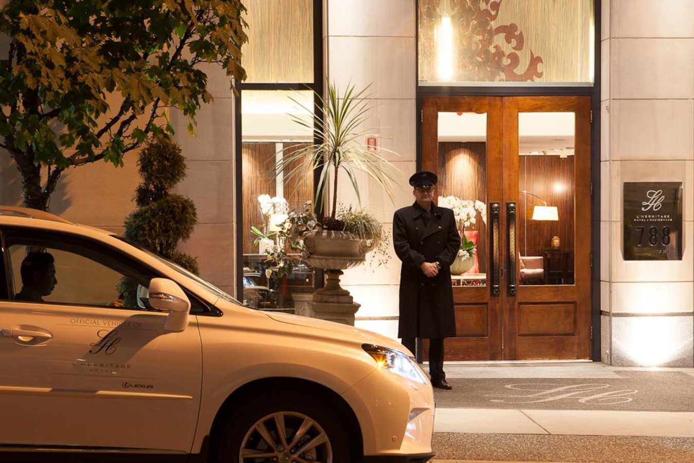 Hotel entrance - L'Hermitage Vancouver