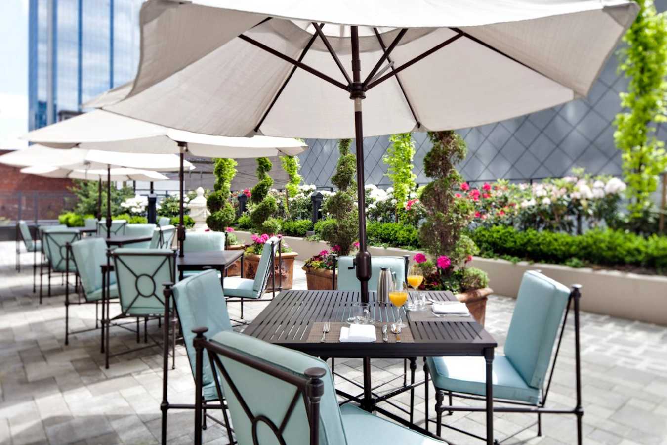 Al fresco dining