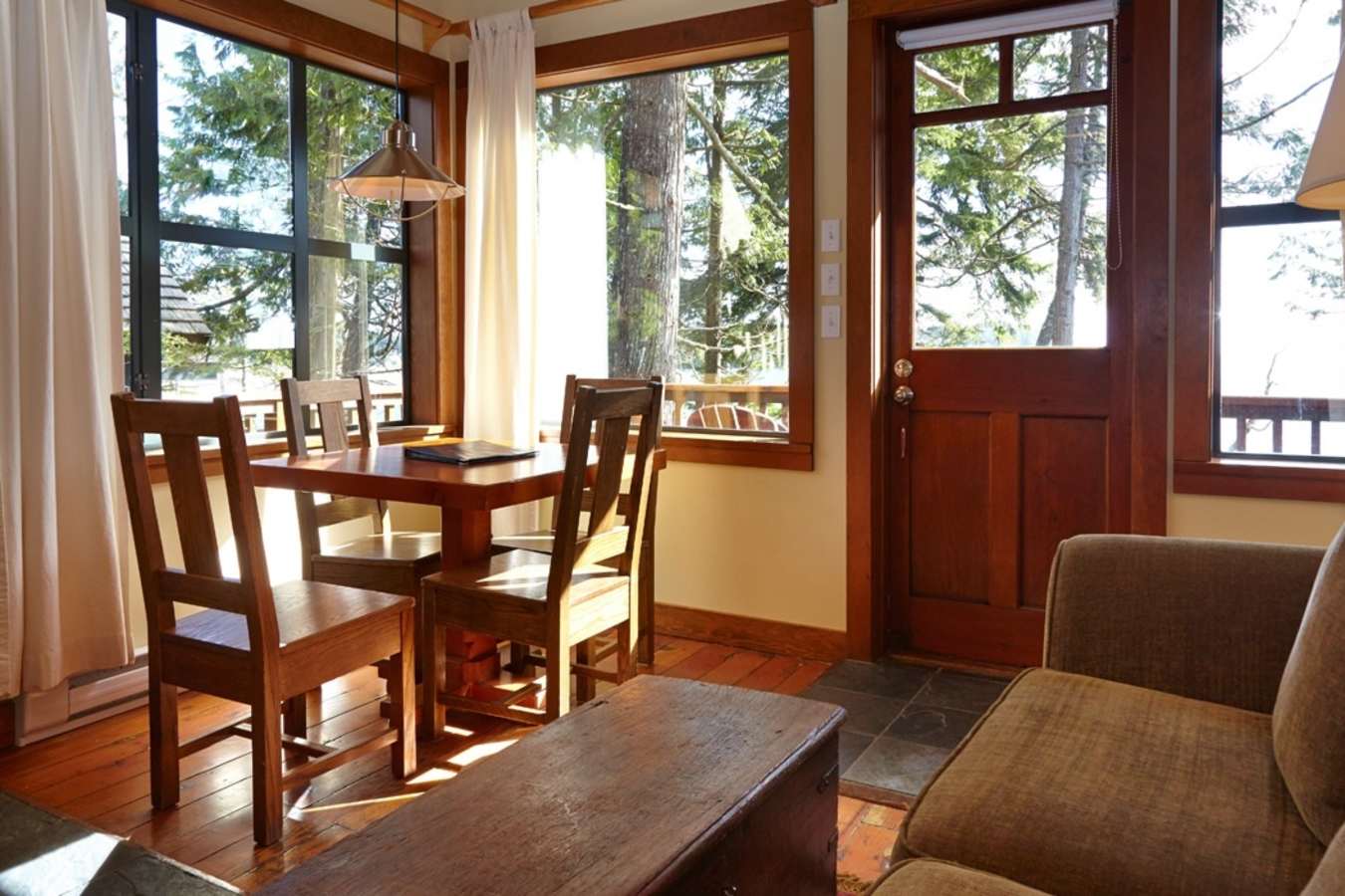 Guestroom - Middle Beach Lodge