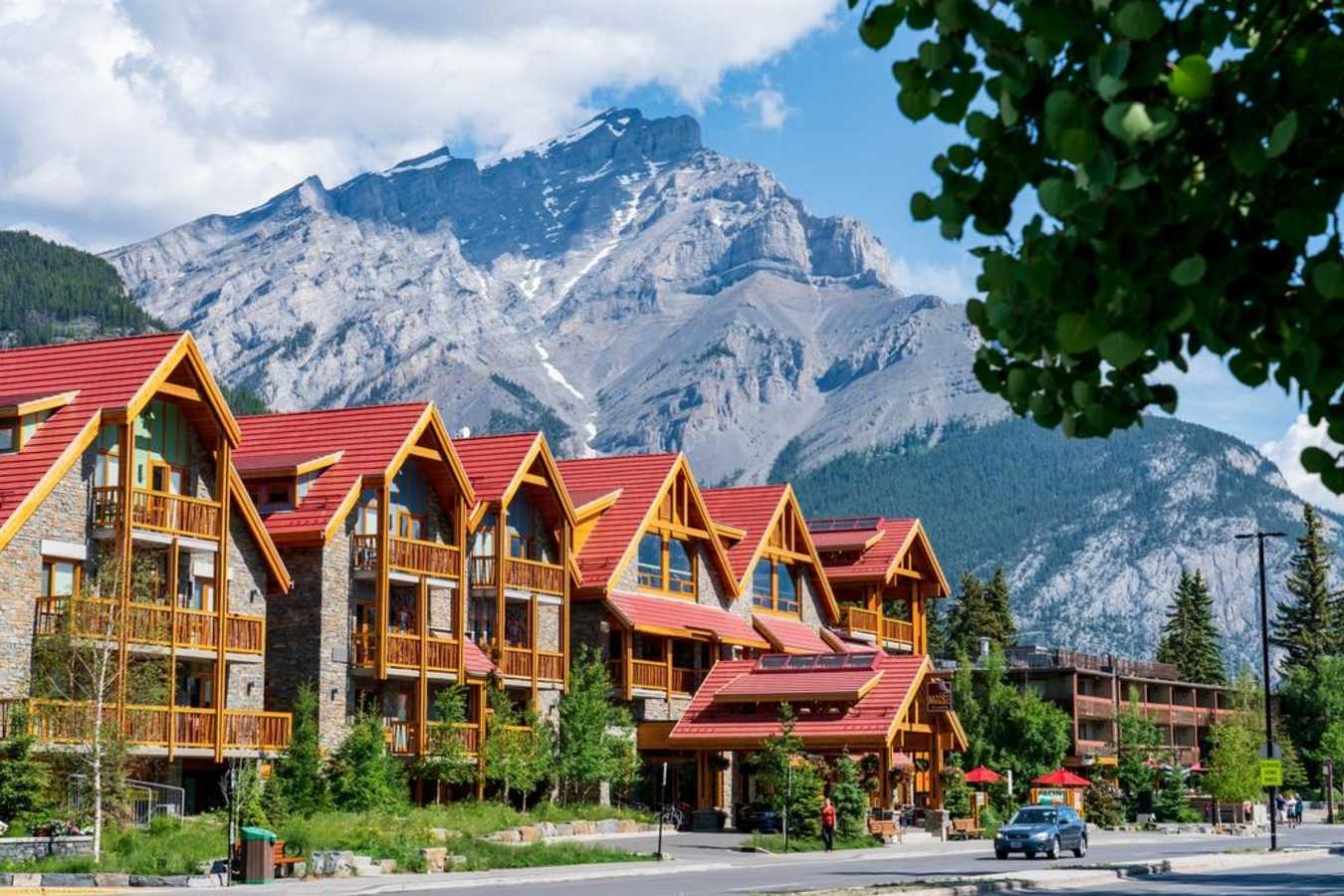 Hotel Exterior, Moose Hotel & Suites