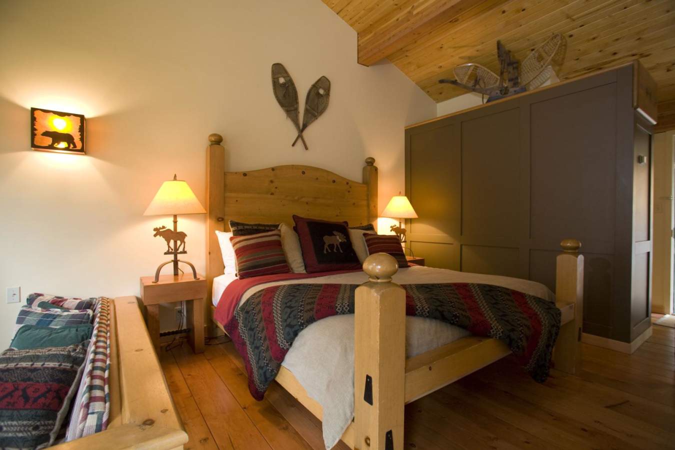 Deluxe King Cabin at Moraine Lake Lodge