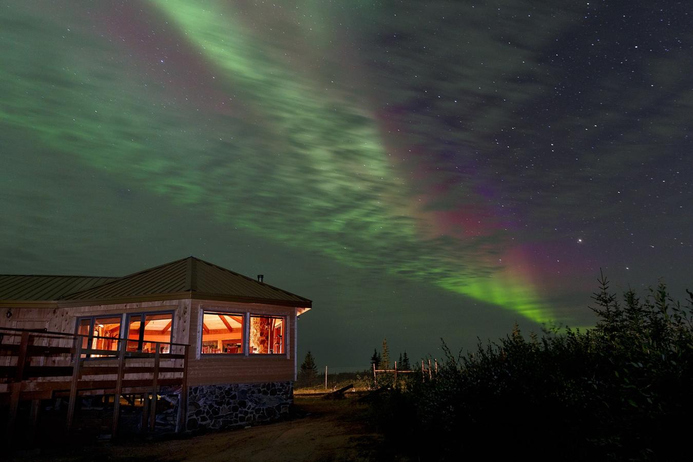 Aurora viewing at Nanuk - Nanuk Polar Bear Lodge