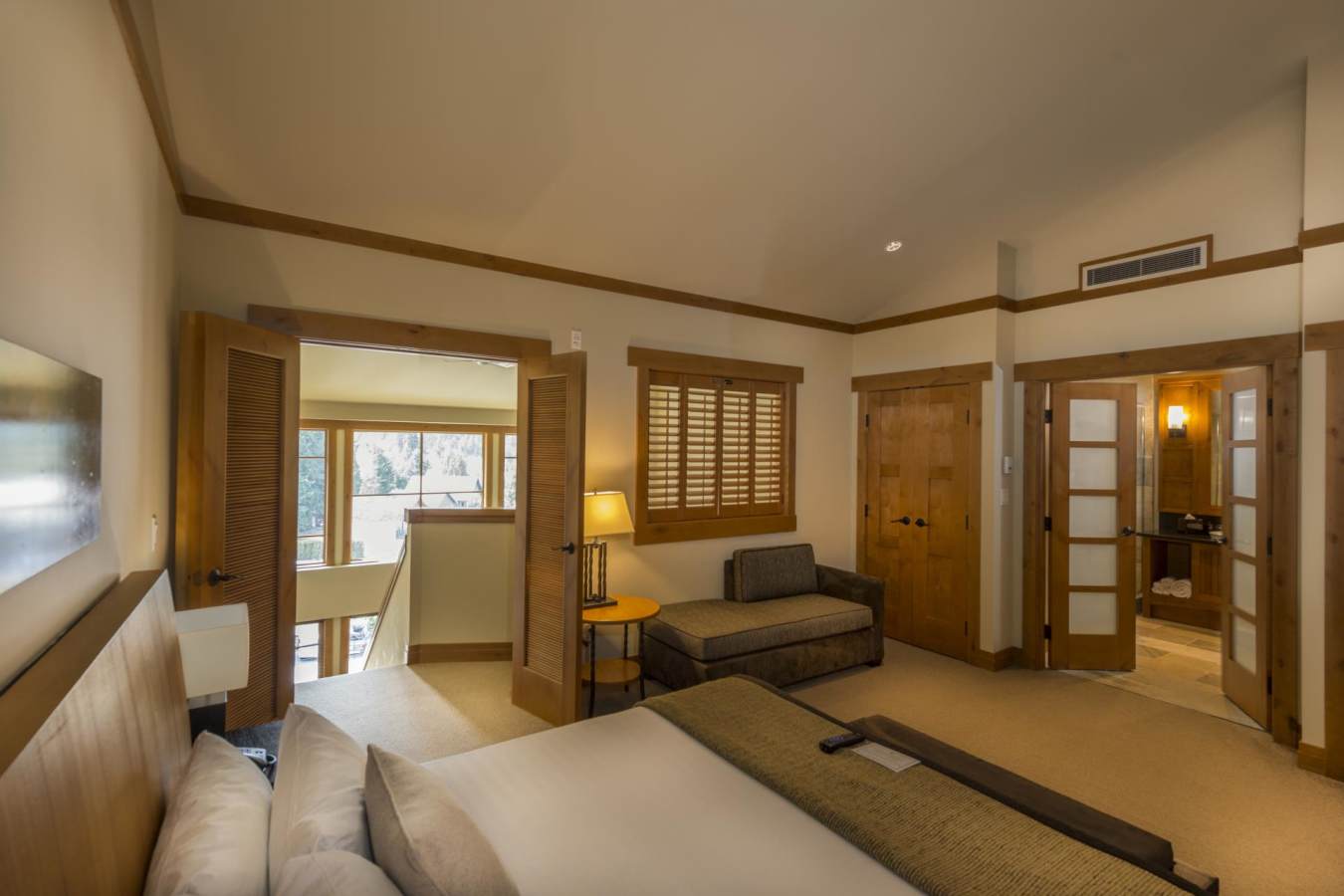 Two Bedroom Suite upstairs - Nita Lake Lodge