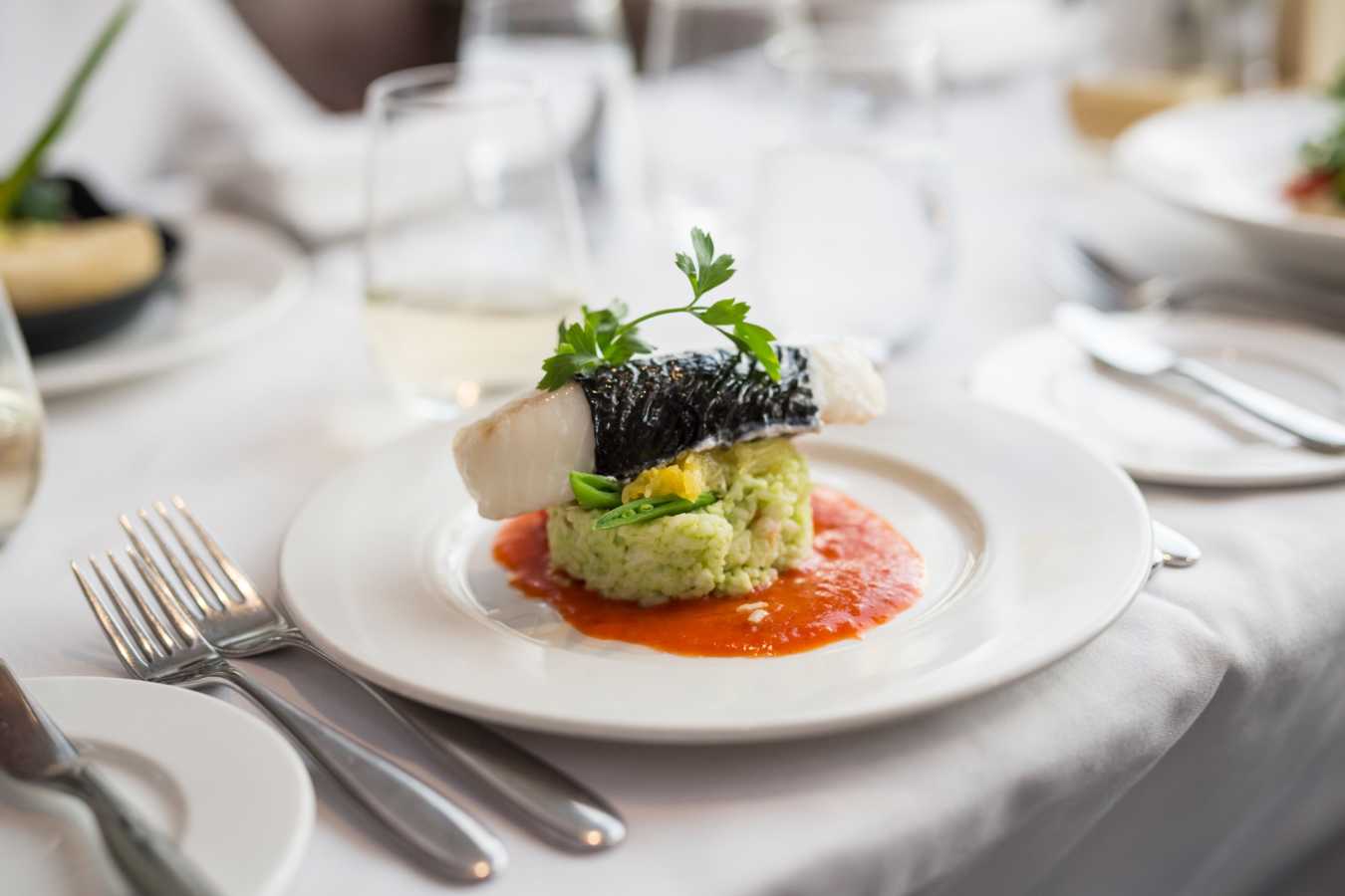 GoldLeaf Dining - Rocky Mountaineer