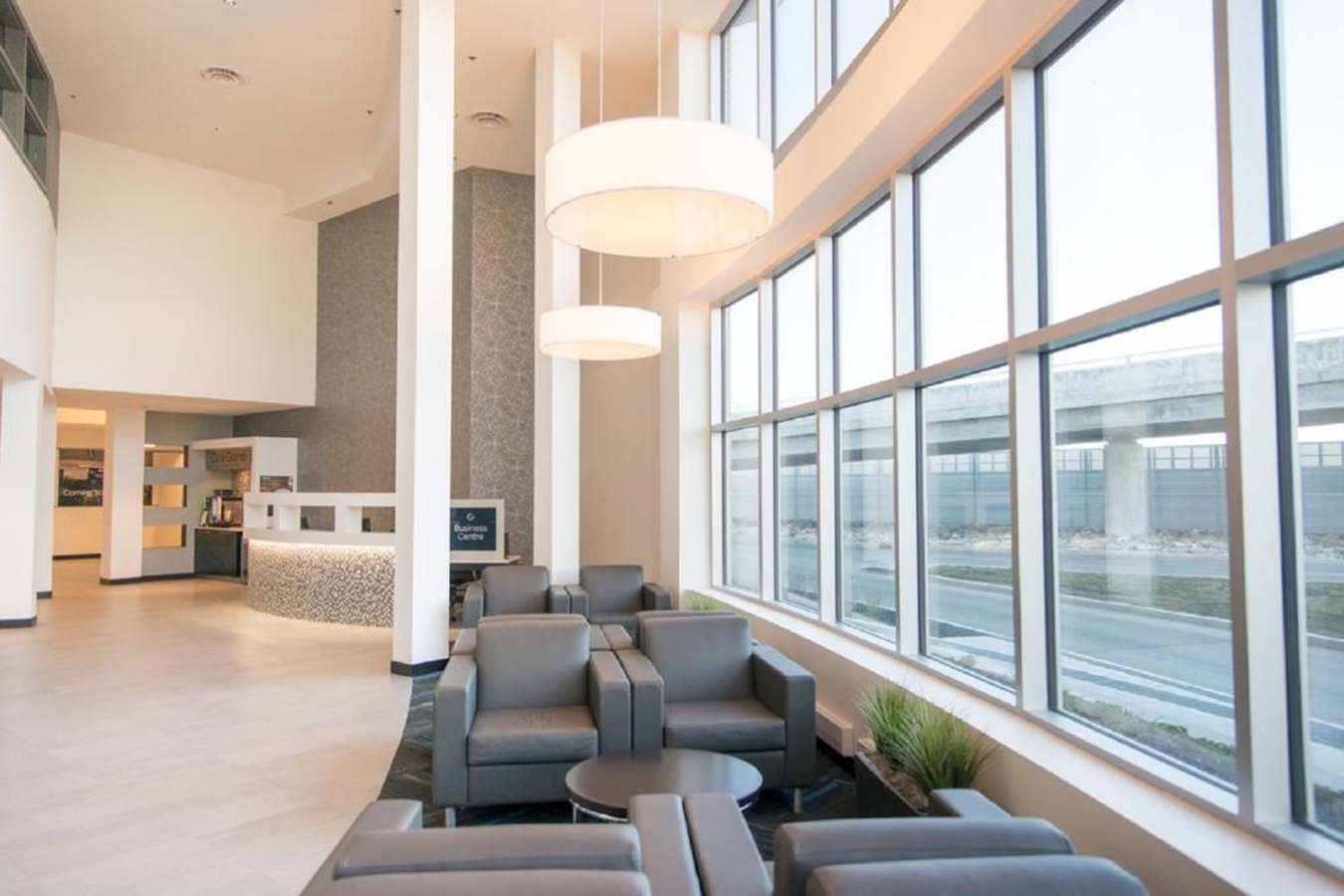 Lobby - The Grand Winnipeg Airport Hotel