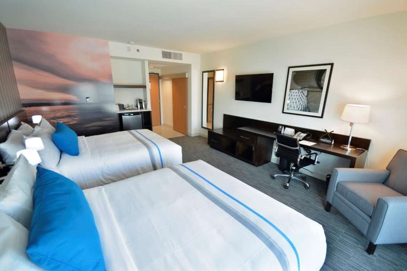 Guestroom - The Grand Winnipeg Airport Hotel