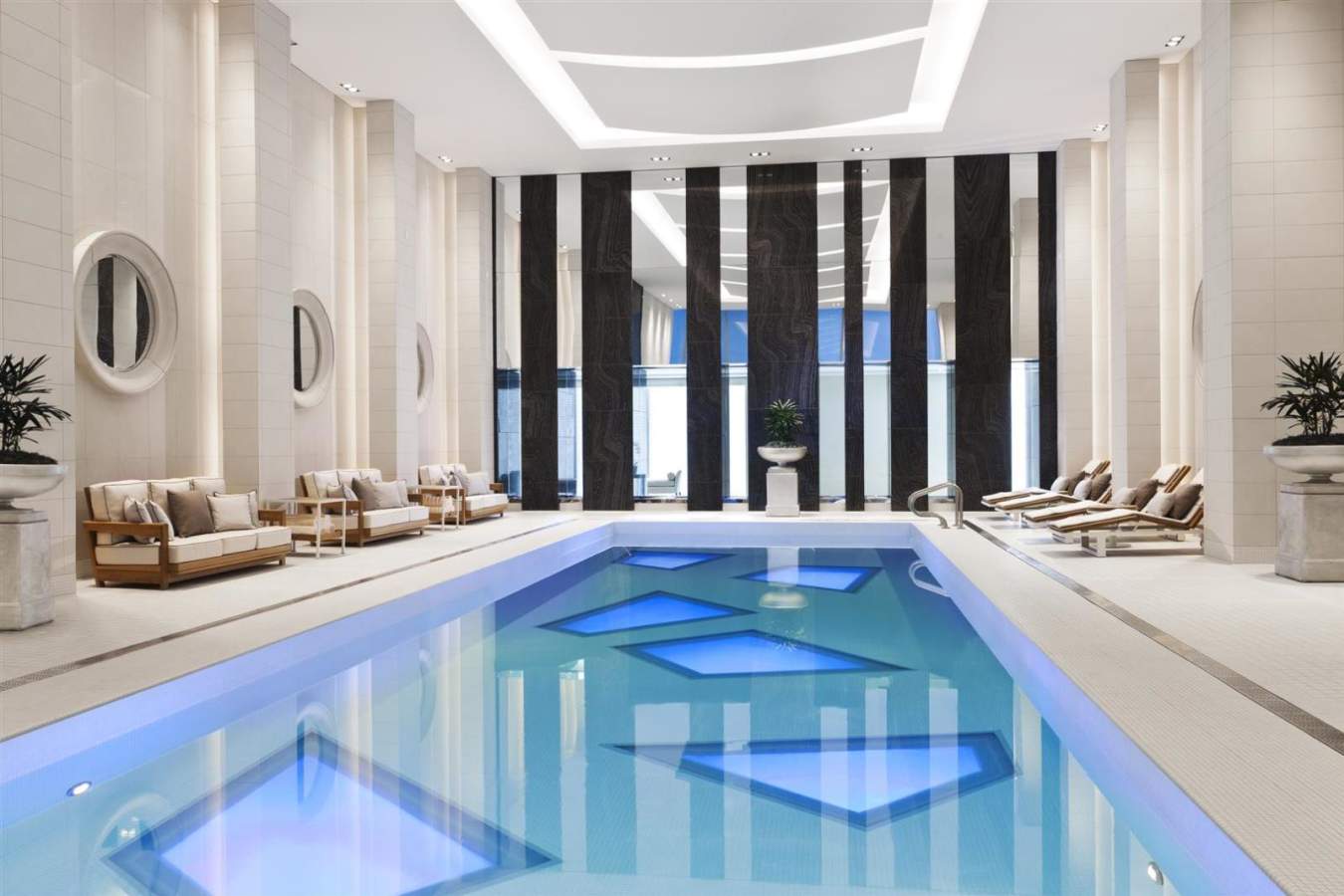 Pool at Hotel Georgia - Ski Canada Adventure