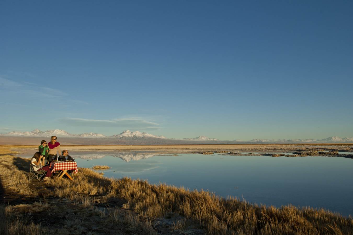 Picnic by the lake - Awasi