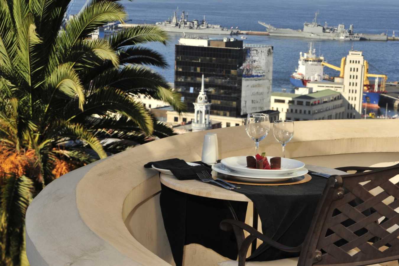 Views over World Heritage Valparaiso - Casa Higueras