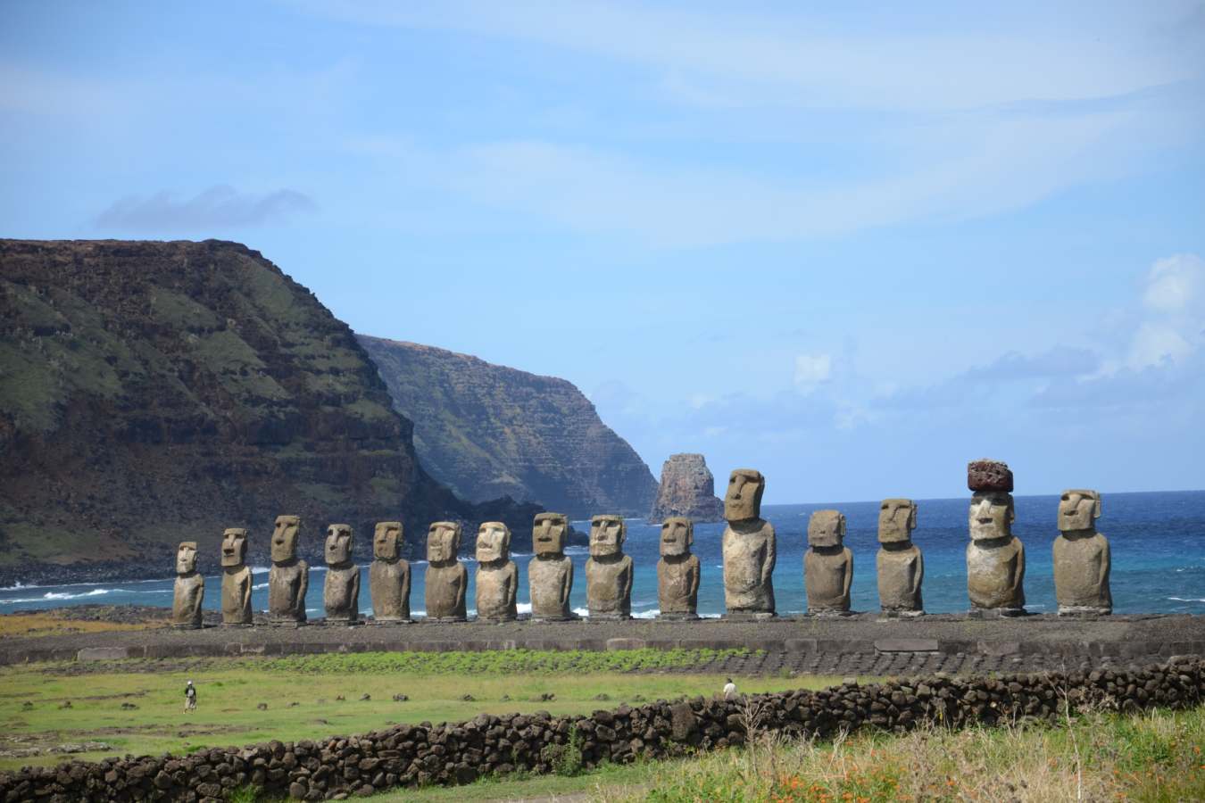 Moais - Hangaroa Eco Village & Spa