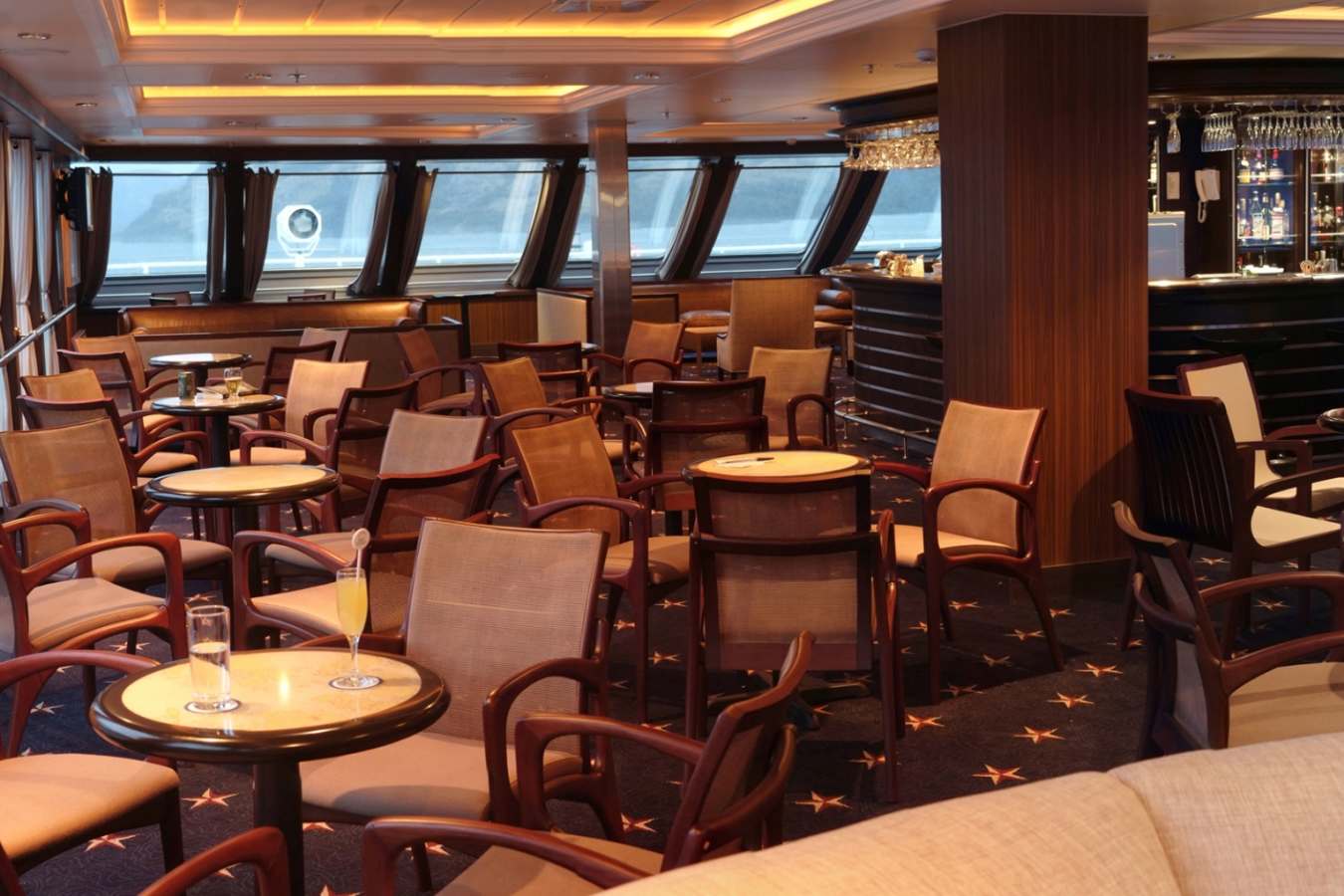 Stella Australis dining - Australis Cruises