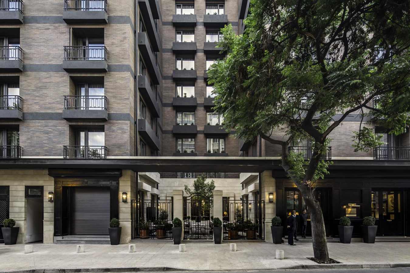 Main entrance - Singular Santiago