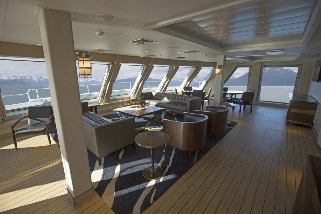 Lounge space - M/V Ventus Australis