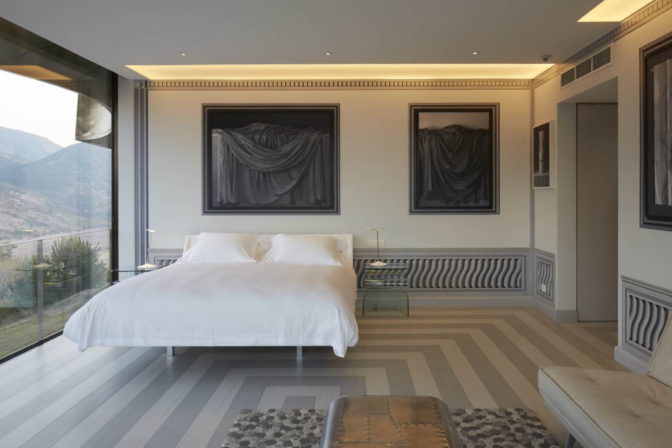 Gabler's Grisaille Suite - Vina Vik