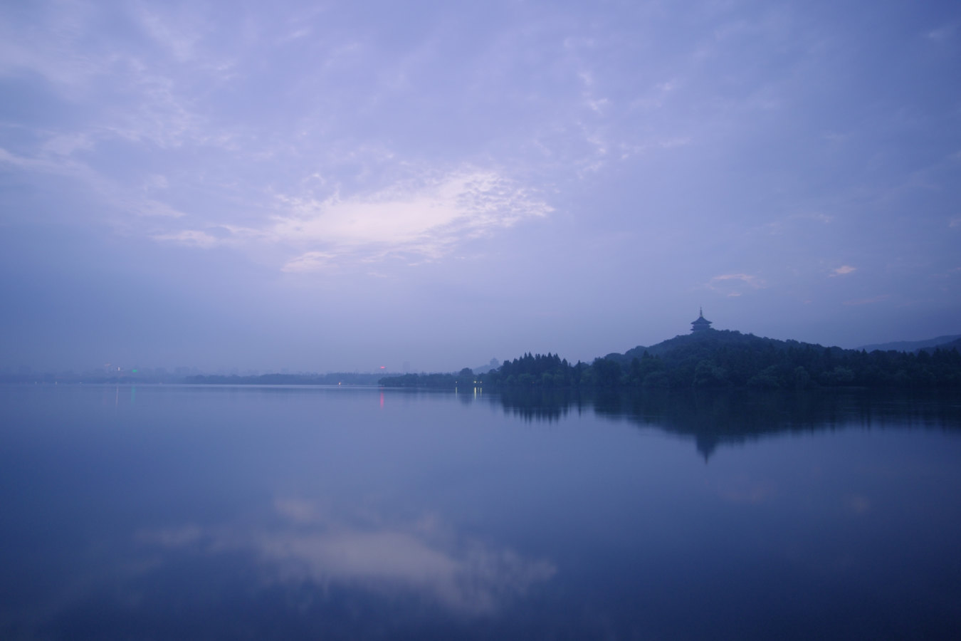 West Lake at Dusk - Amanfayun
