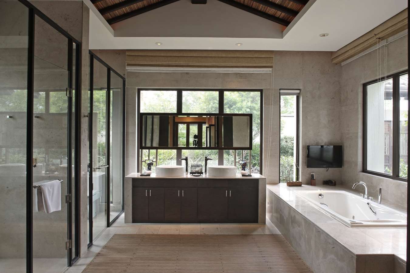 Bathroom Palace in the Winds Villa