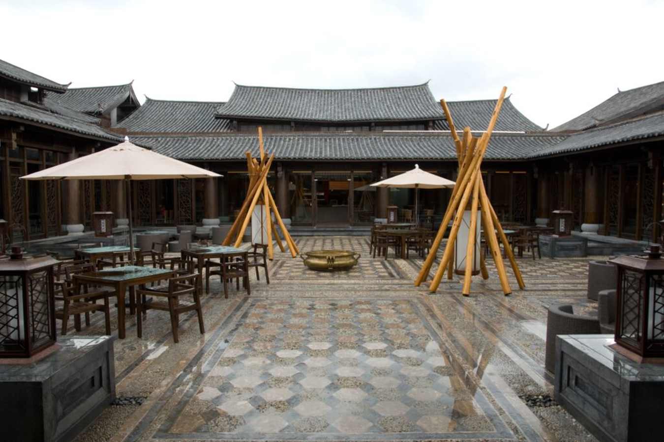 Al fresco dining  - The Intercontinental Lijiang