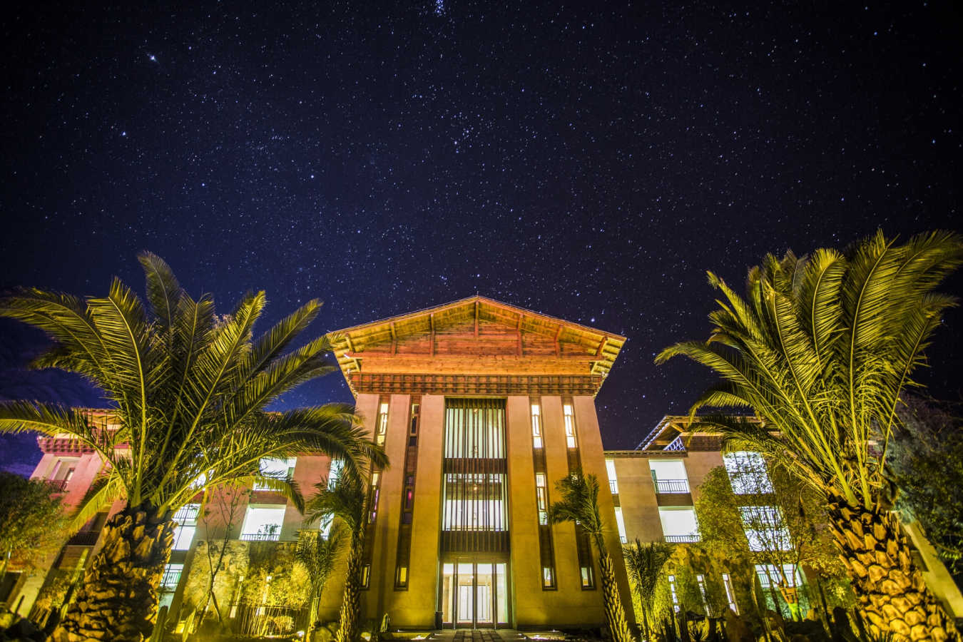 Hotel Exterior - LUX Bemzilan