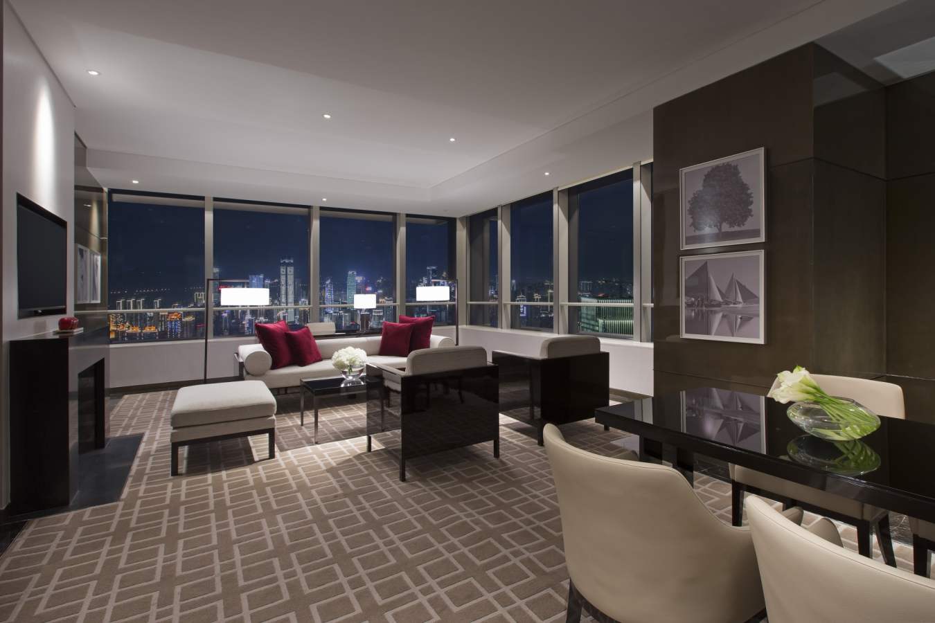 Discovery Suite - Niccolo Chongqing