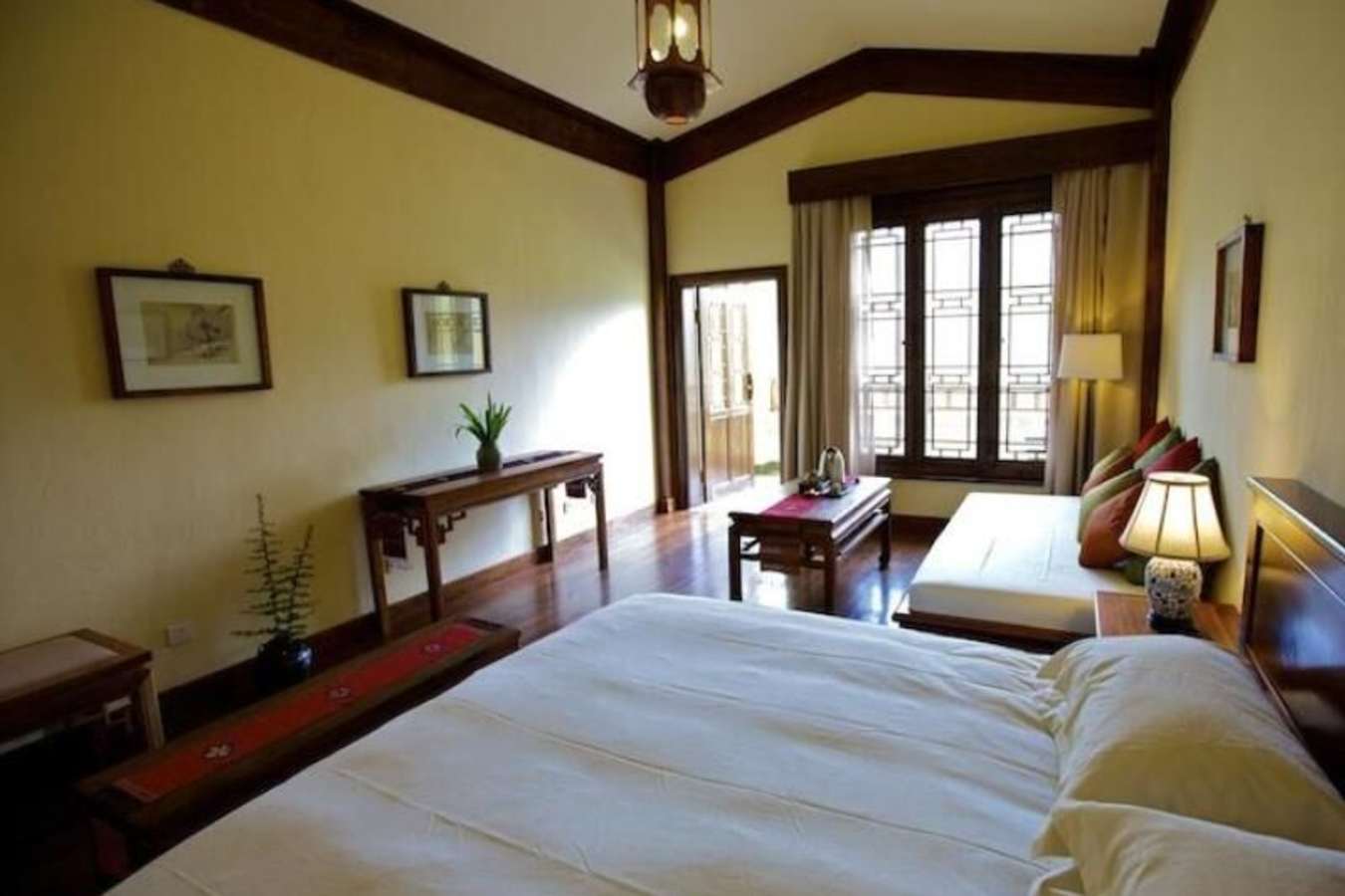 Bedroom  - Songtsam Tacheng