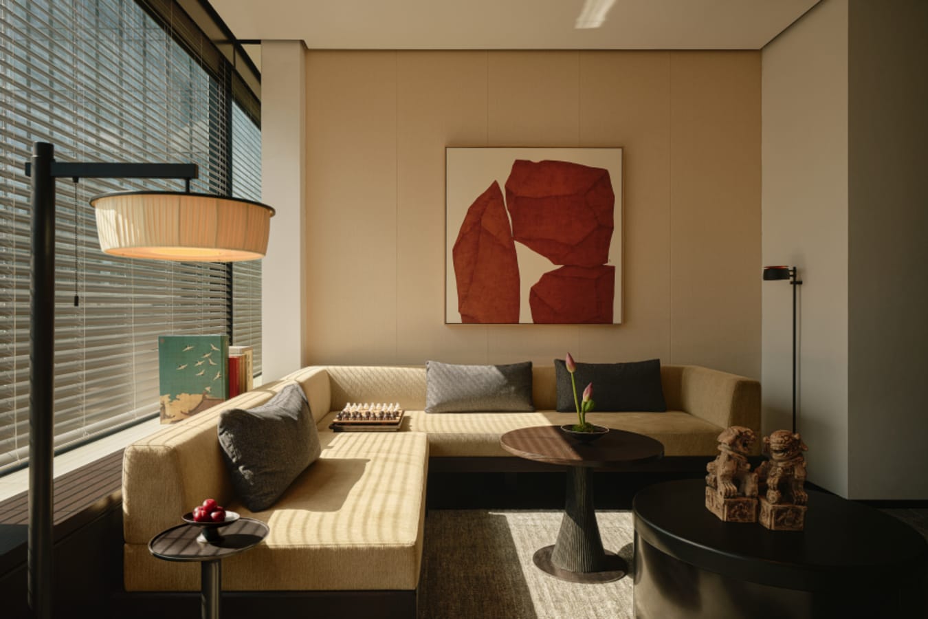 Deluxe Suite Living Room 