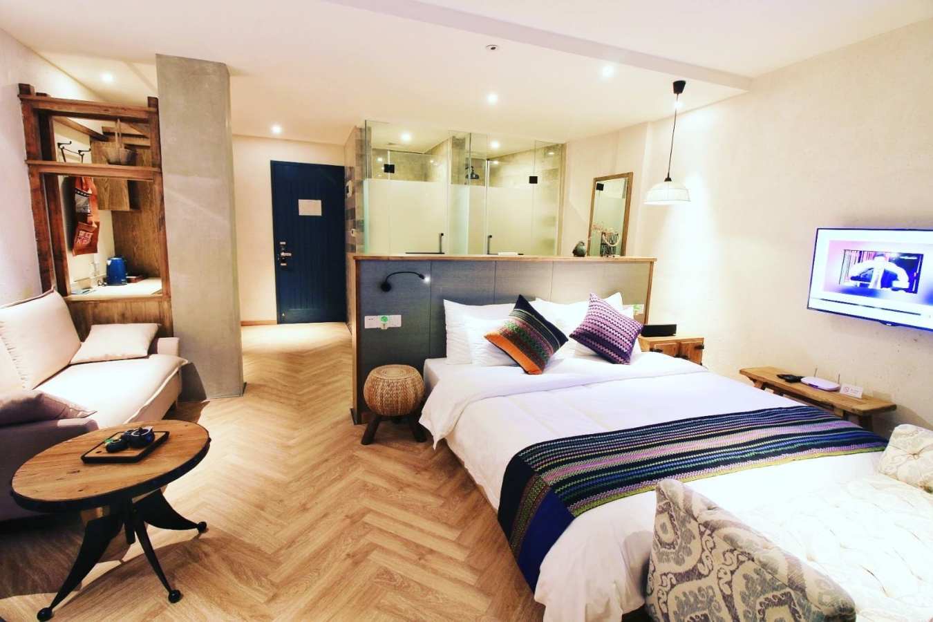 Guest Room 1 - Twelve Manor