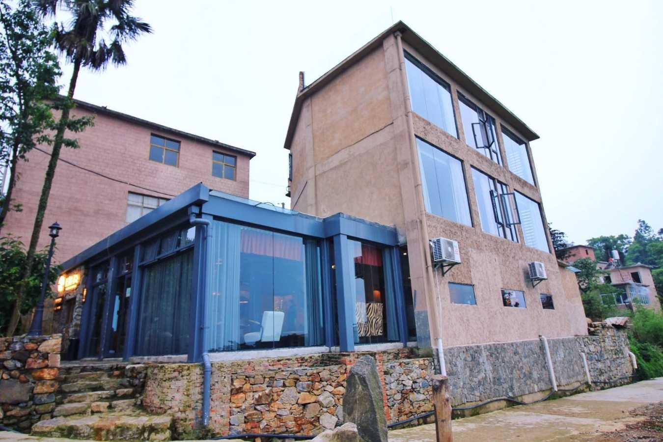 Exterior of the Hotel - Twelve Manor