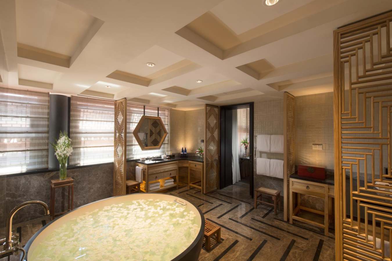 Hutong Bathroom  - Waldorf Astoria Beijing