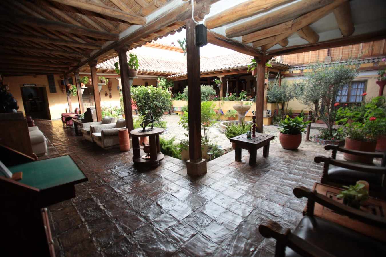 Interior courtyard - Posada De San Antonio