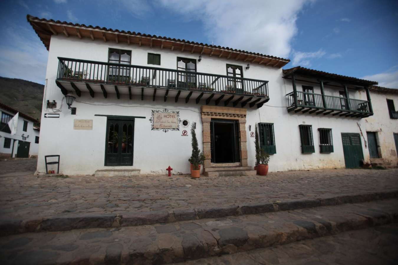 Facade - Posada De San Antonio