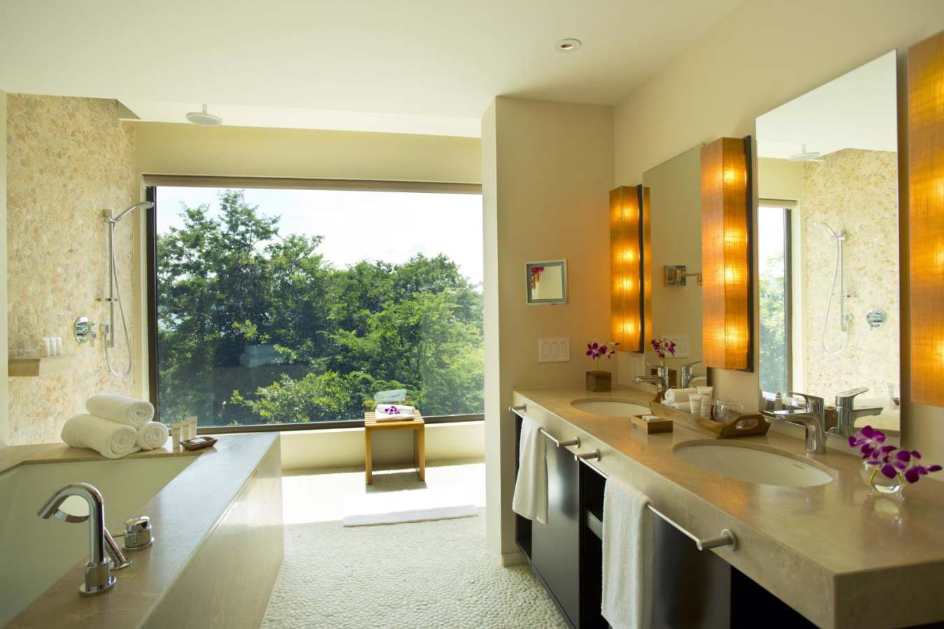 Suite bathroom - Andaz Peninsula Papagayo Resort
